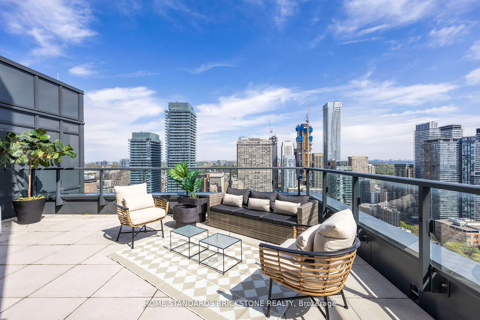 955 Bay Street #3907