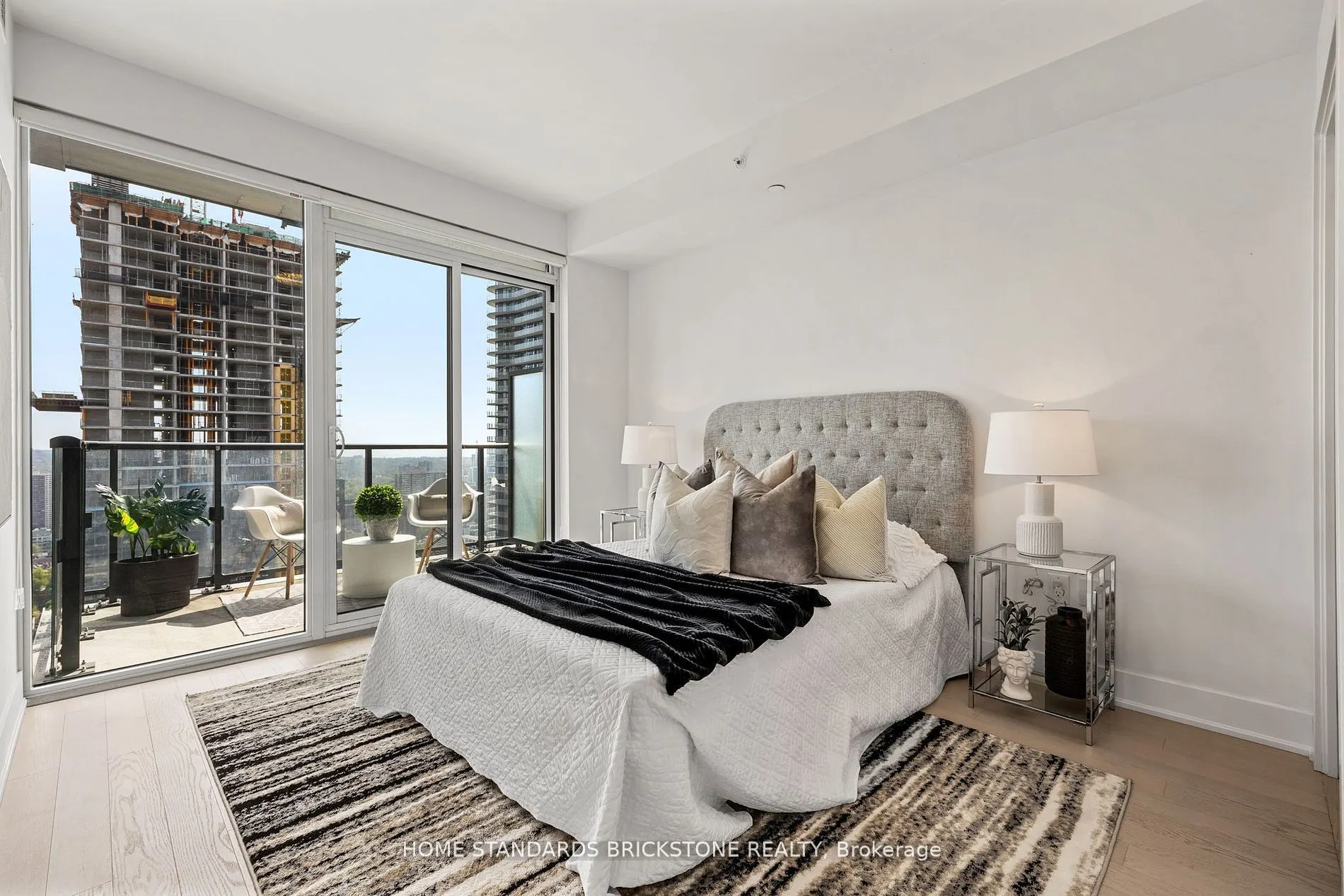 955 Bay Street #3907