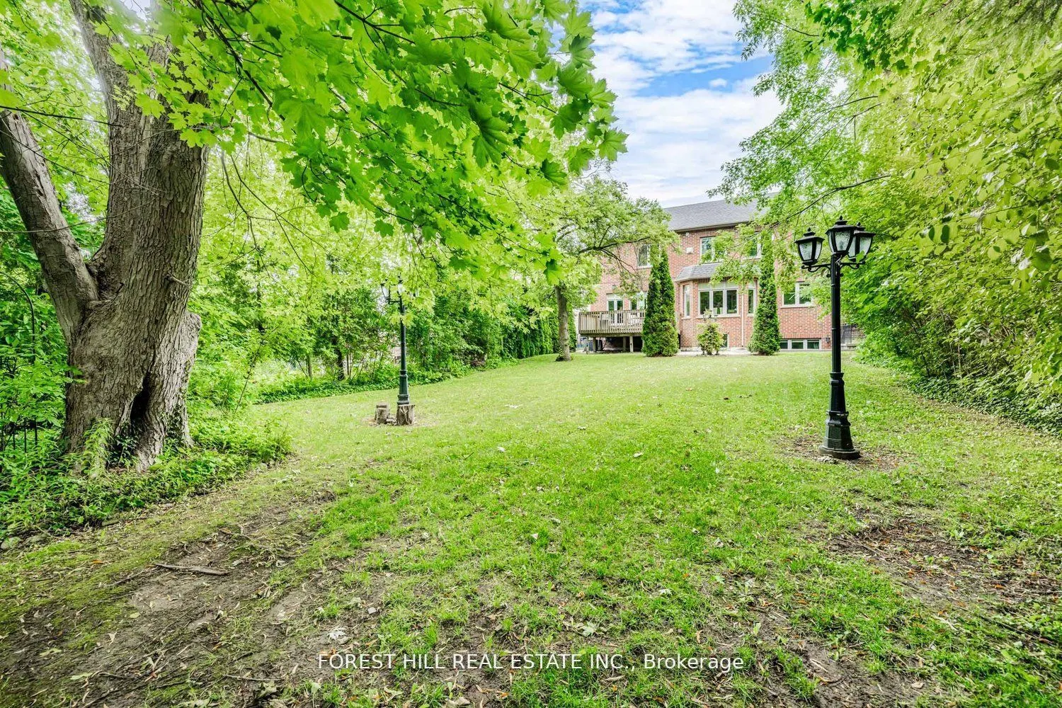 60 Hawksbury Drive