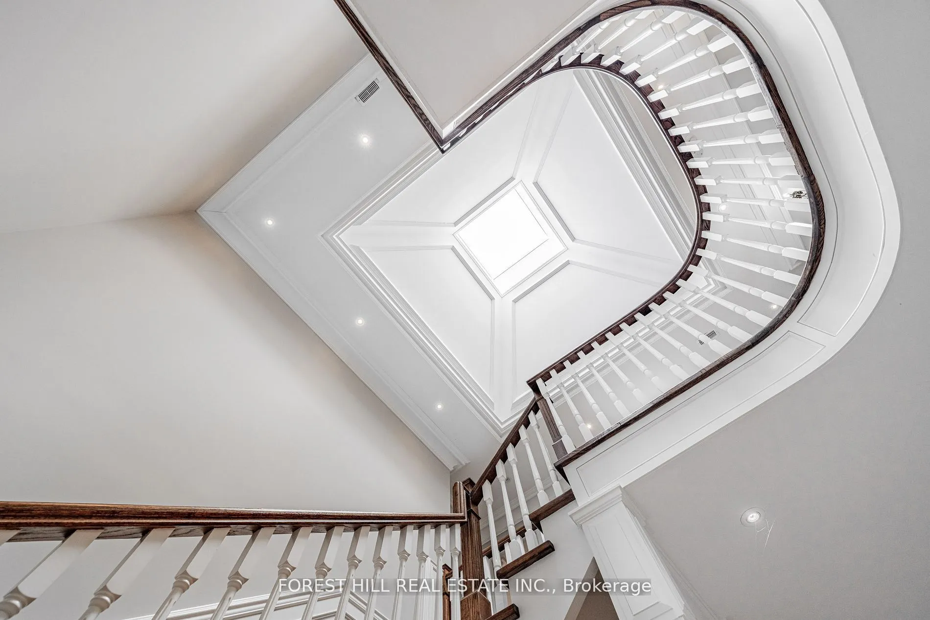 60 Hawksbury Drive