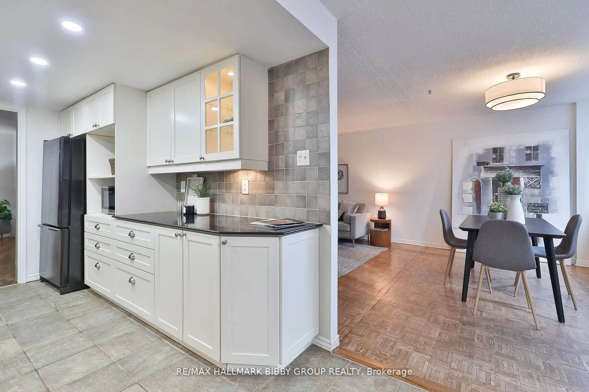 360 Bloor Street E #1007