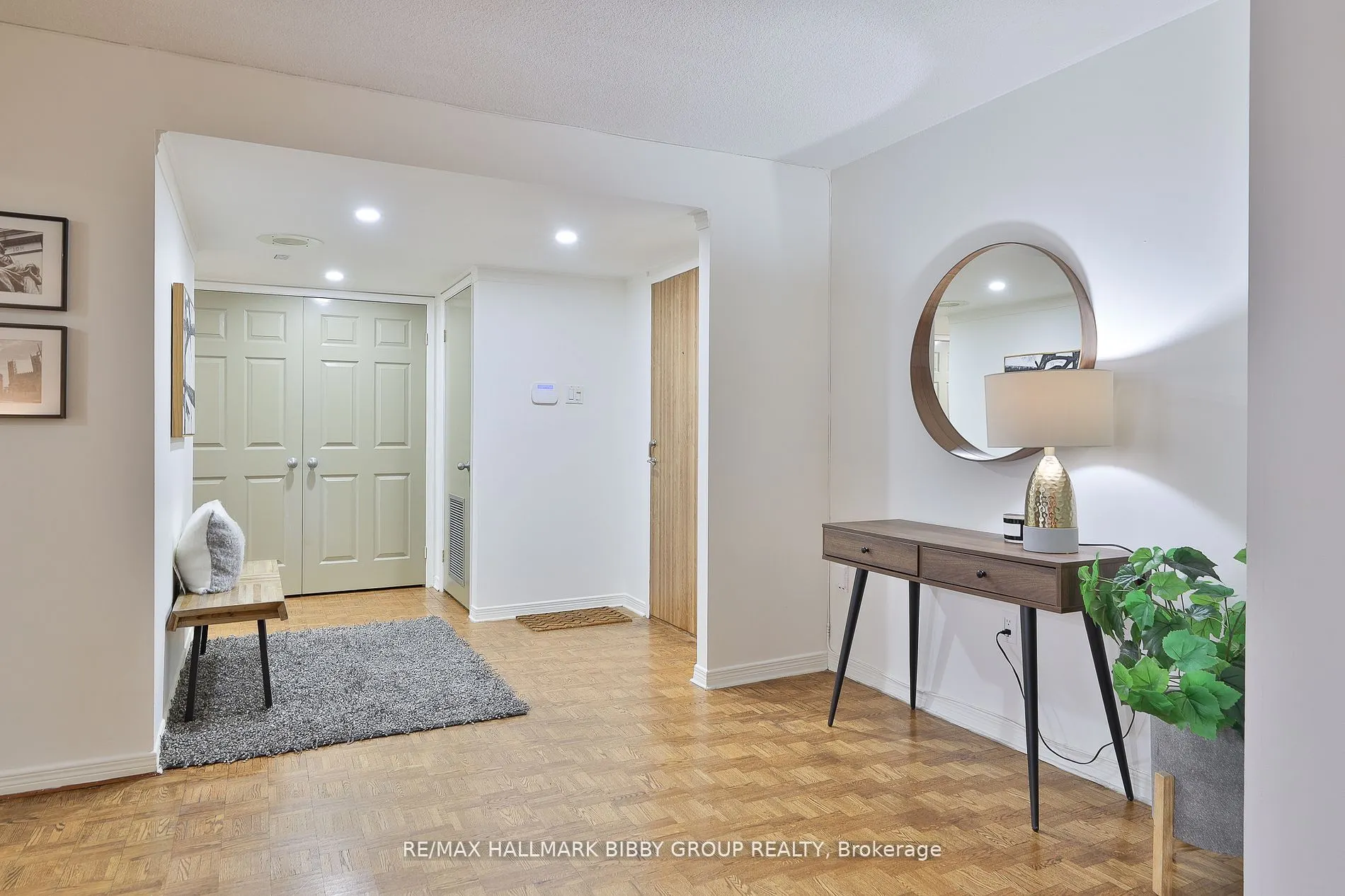 360 Bloor Street E #1007