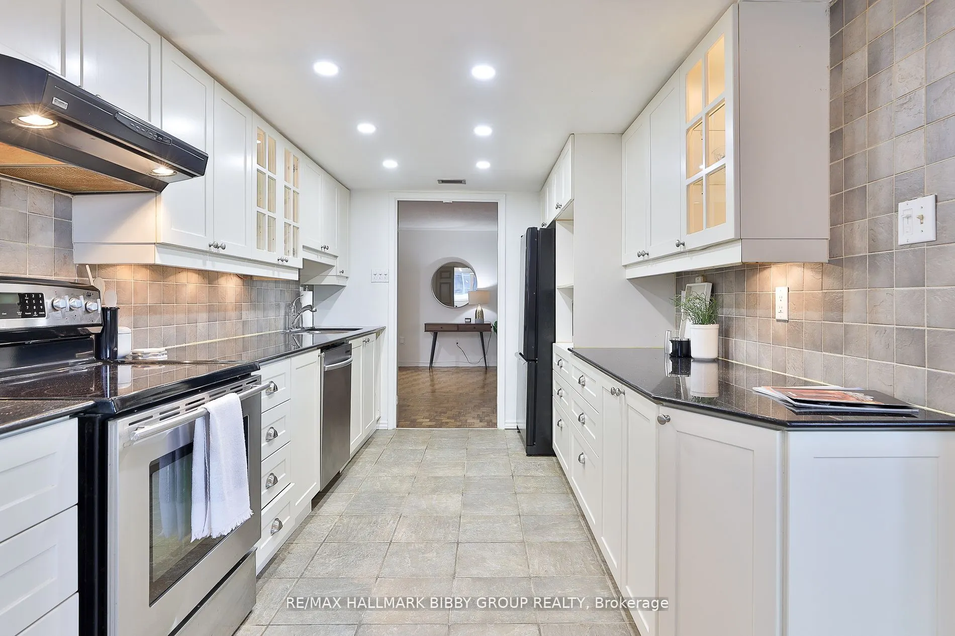 360 Bloor Street E #1007