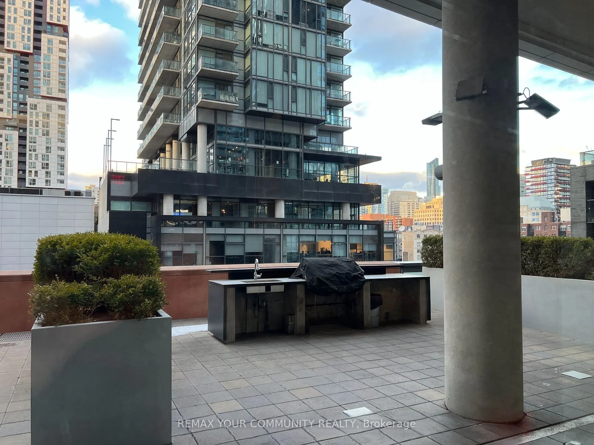 21 Widmer Street #2302