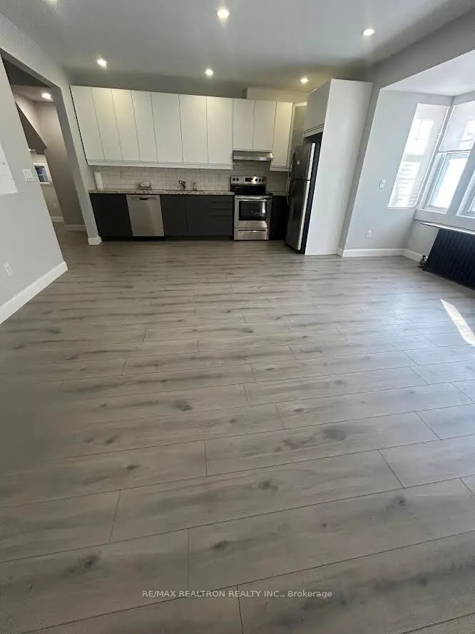 485 Oriole Parkway #Main