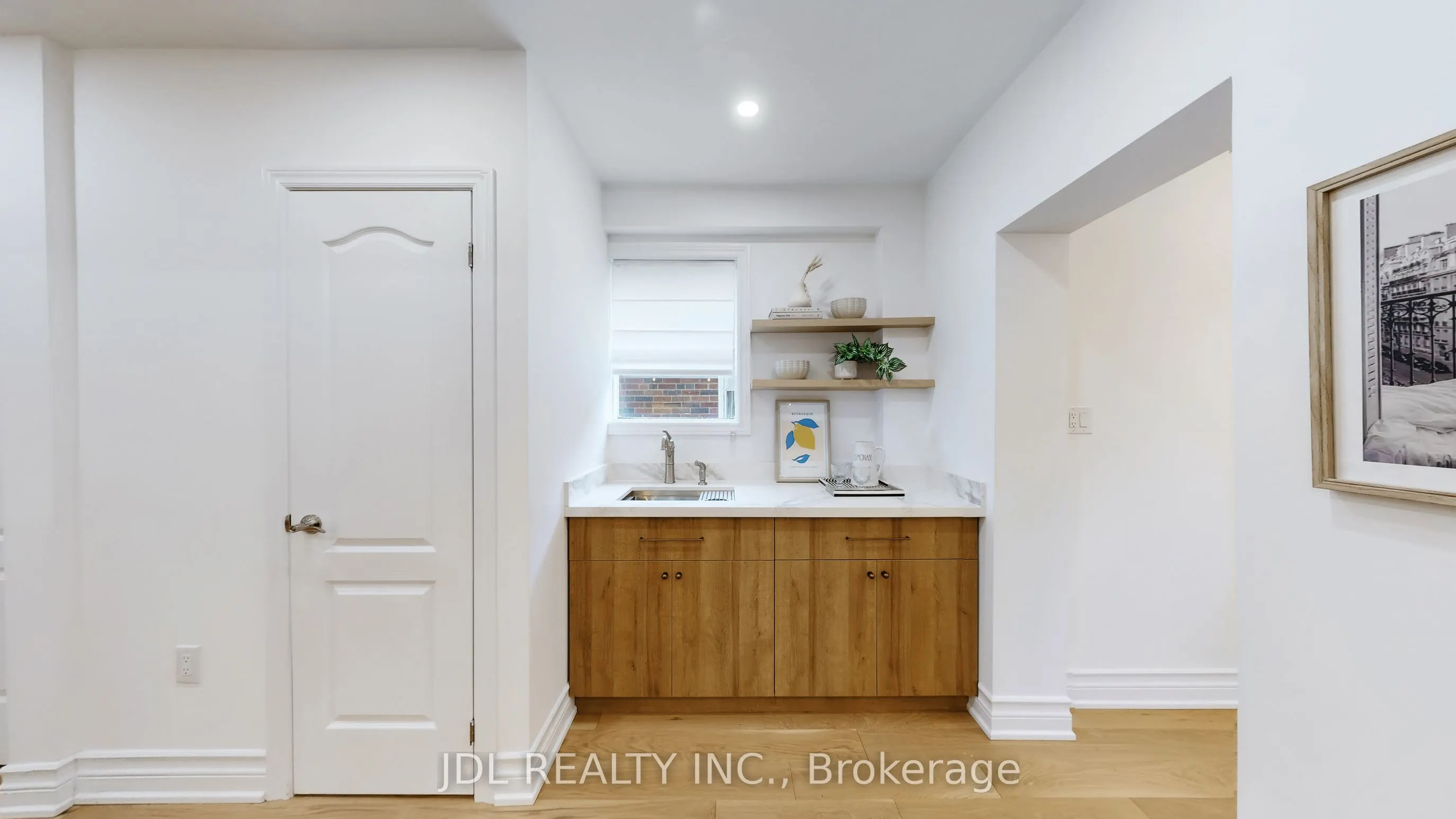 280 Fairlawn Avenue