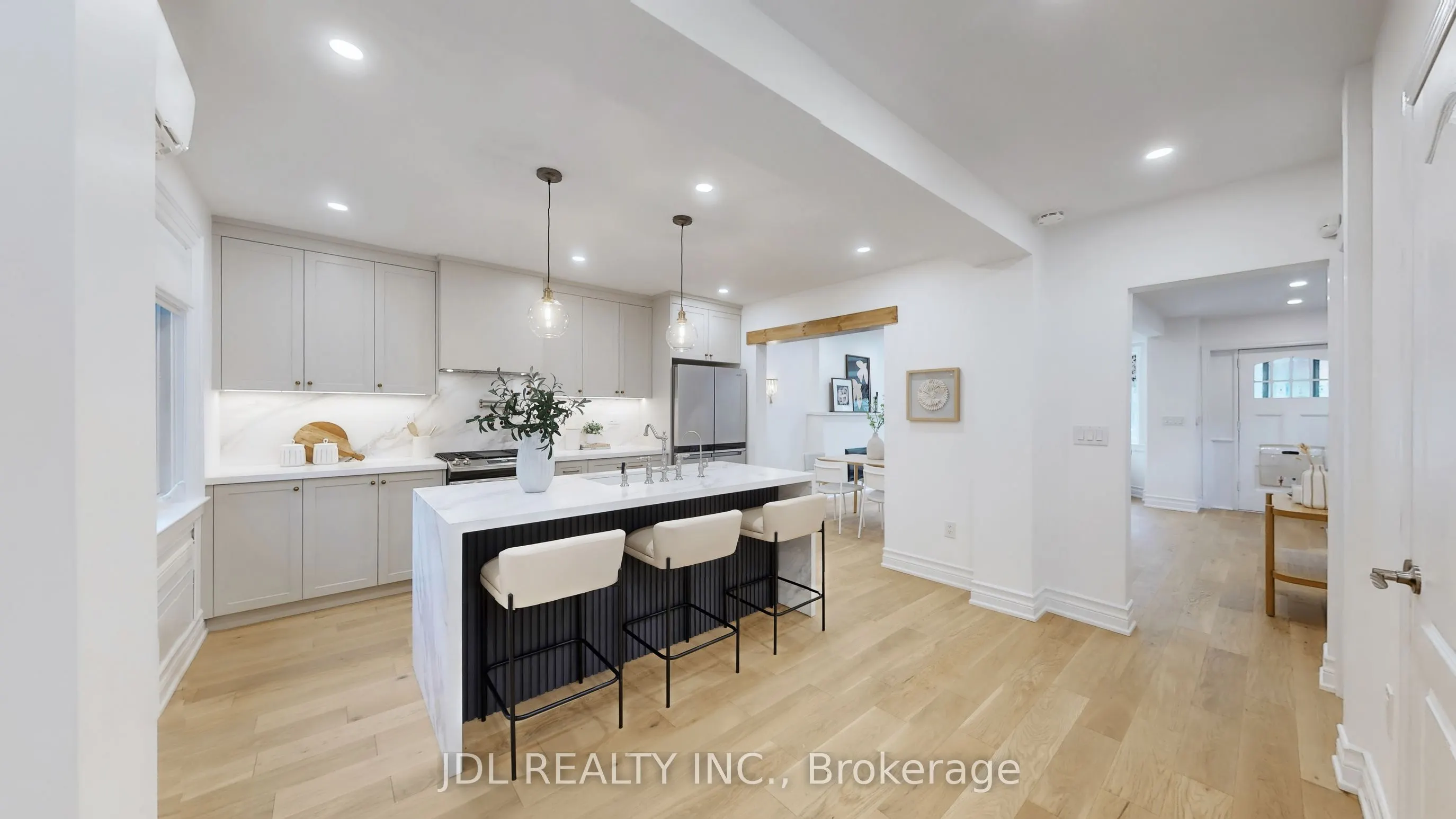 280 Fairlawn Avenue