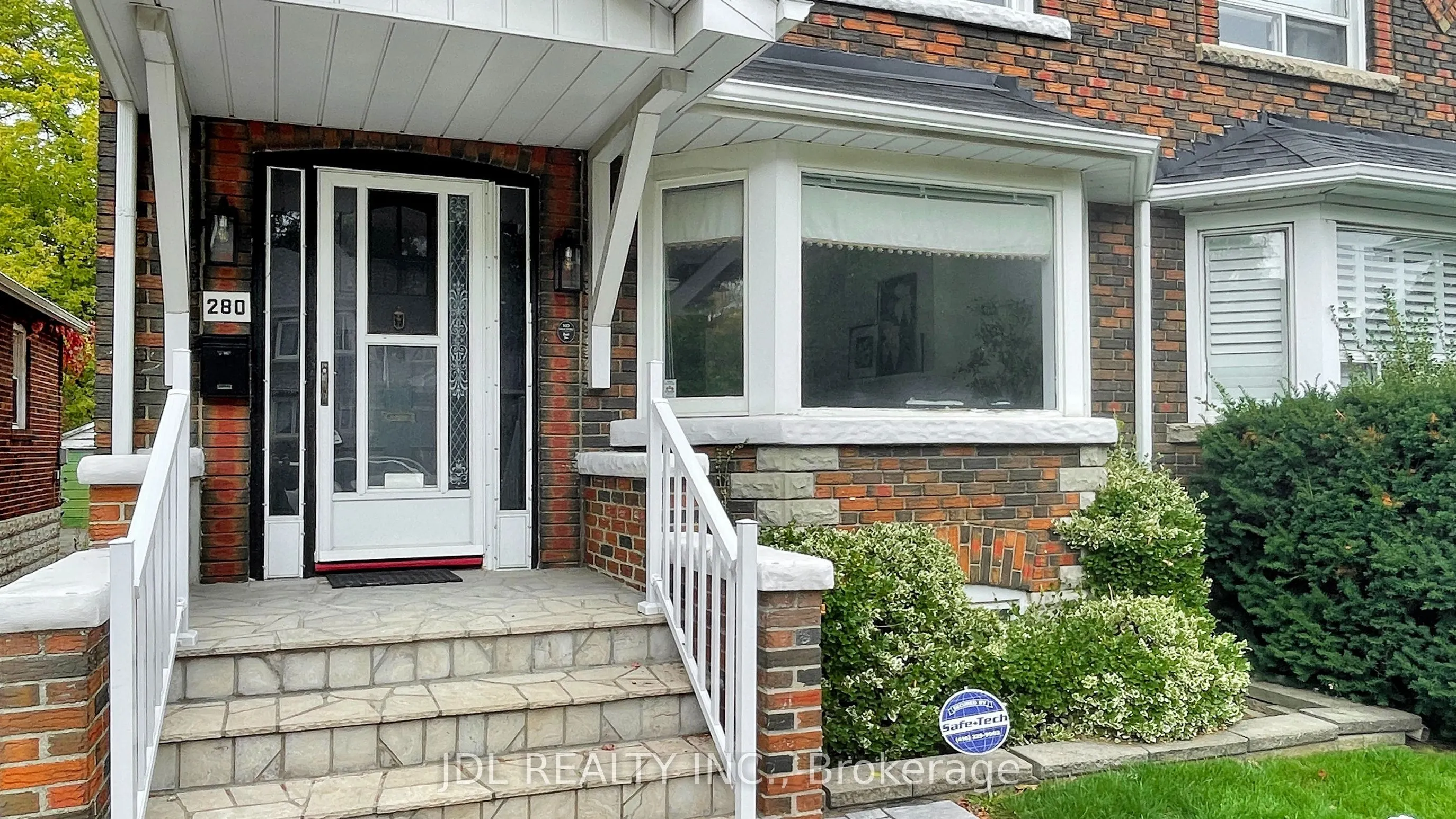 280 Fairlawn Avenue