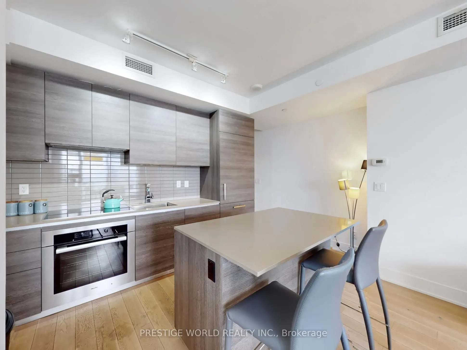 200 Bloor Street West Street W #1401