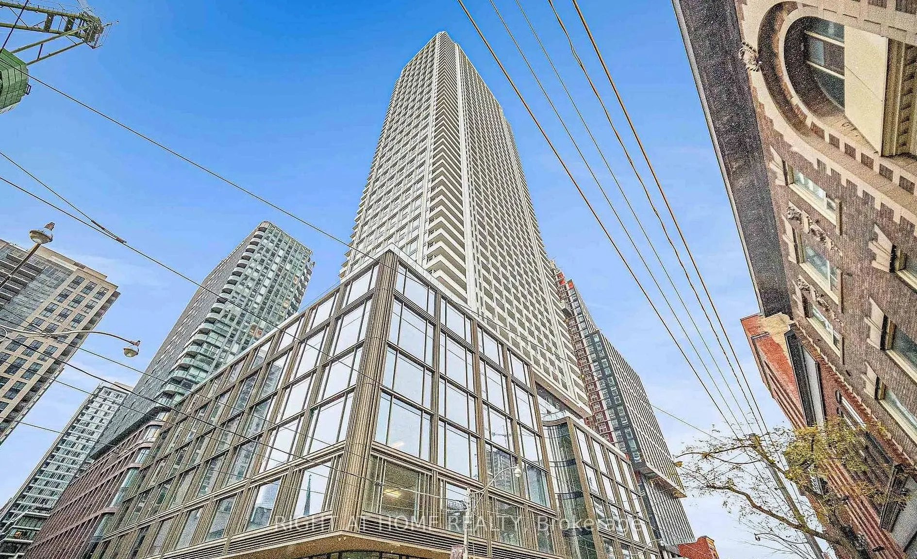 88 Queen Street E #4711