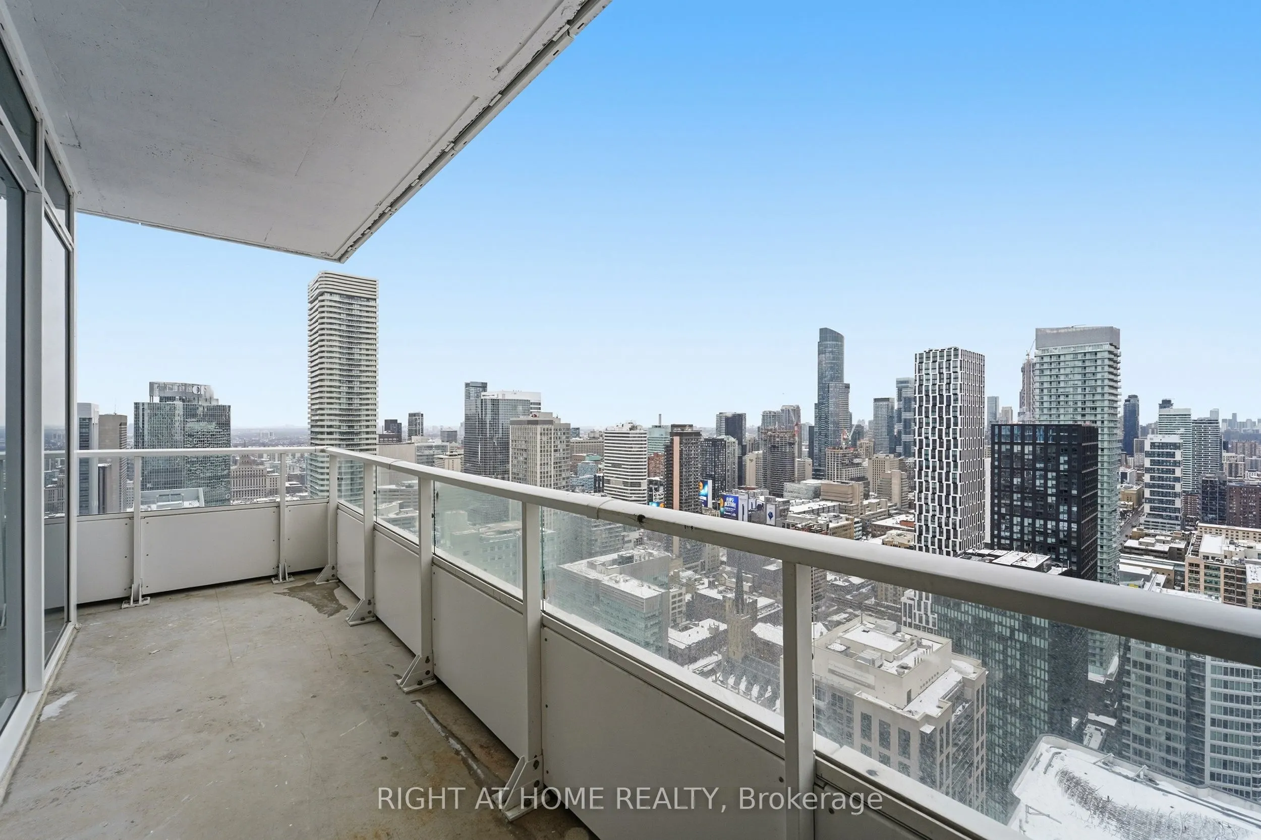 88 Queen Street E #4711