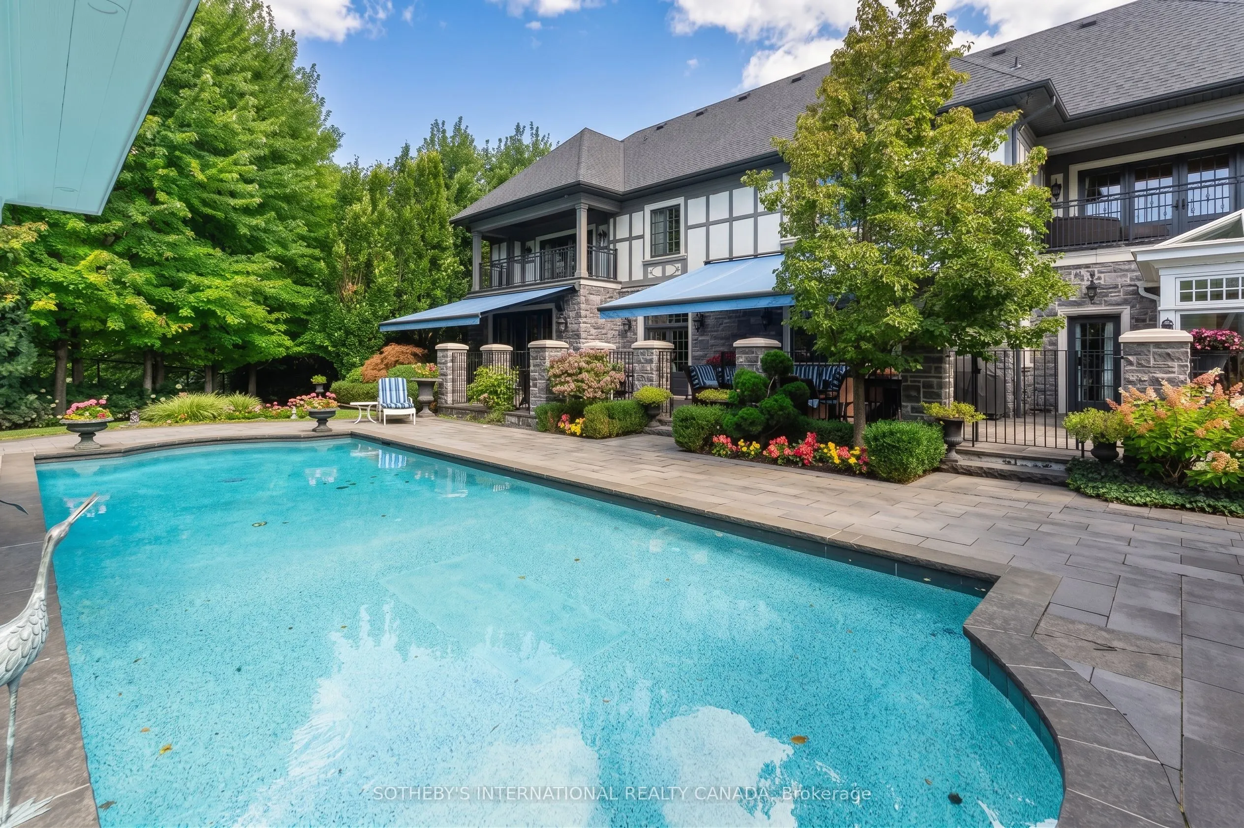 8 Swansdown Drive