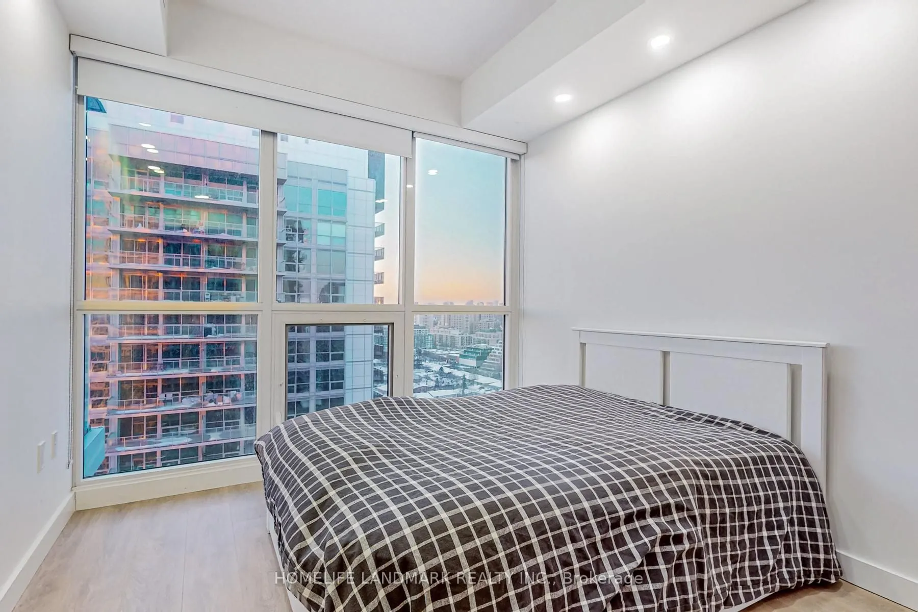 85 Mcmahon Drive #3106