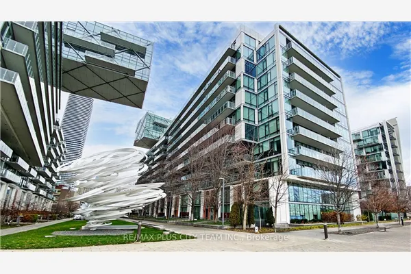 39 Queens Quay E #1305