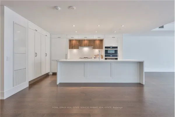 155 Merchants' Wharf #214