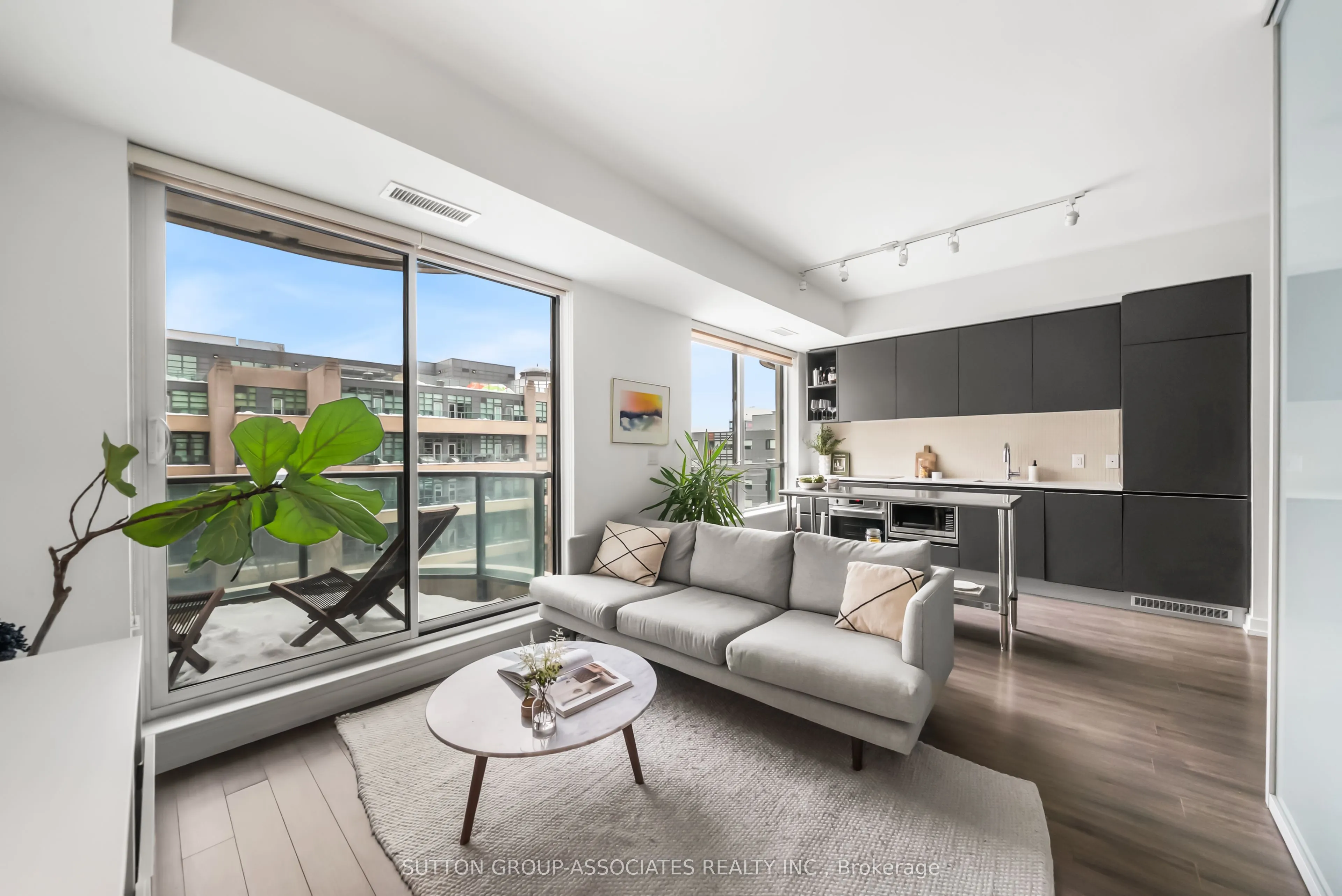377 Madison Avenue #502