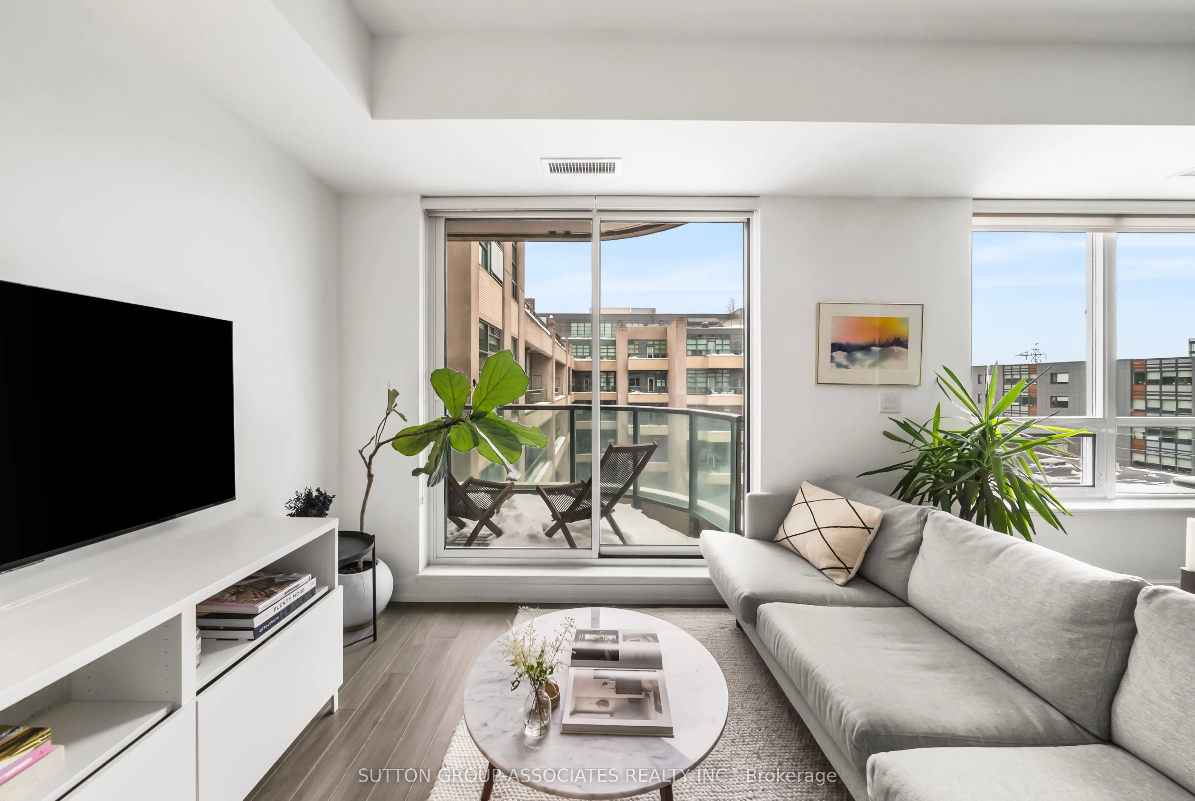 377 Madison Avenue #502