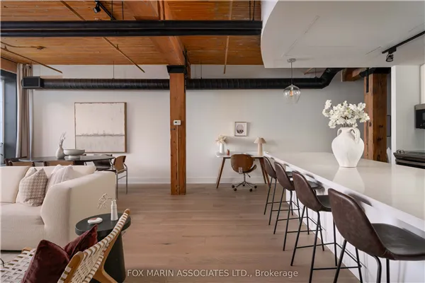 781 King Street W #402