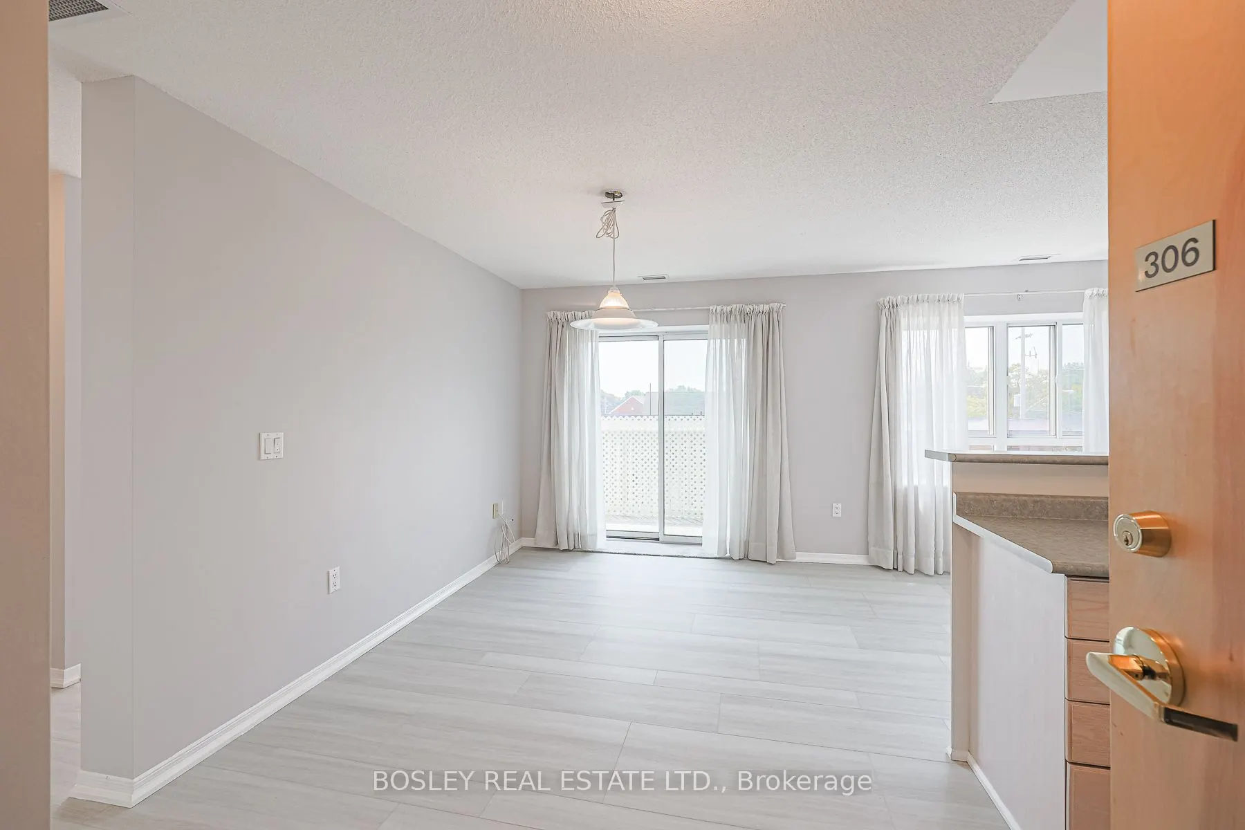 1387 Bayview Avenue #306