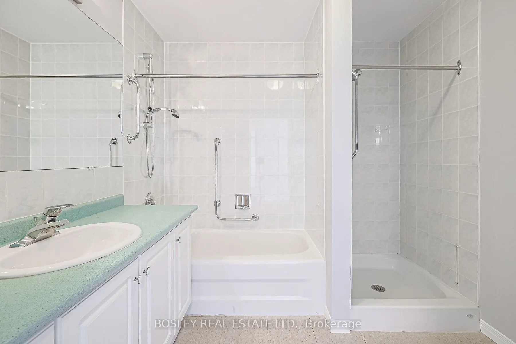 1387 Bayview Avenue #306