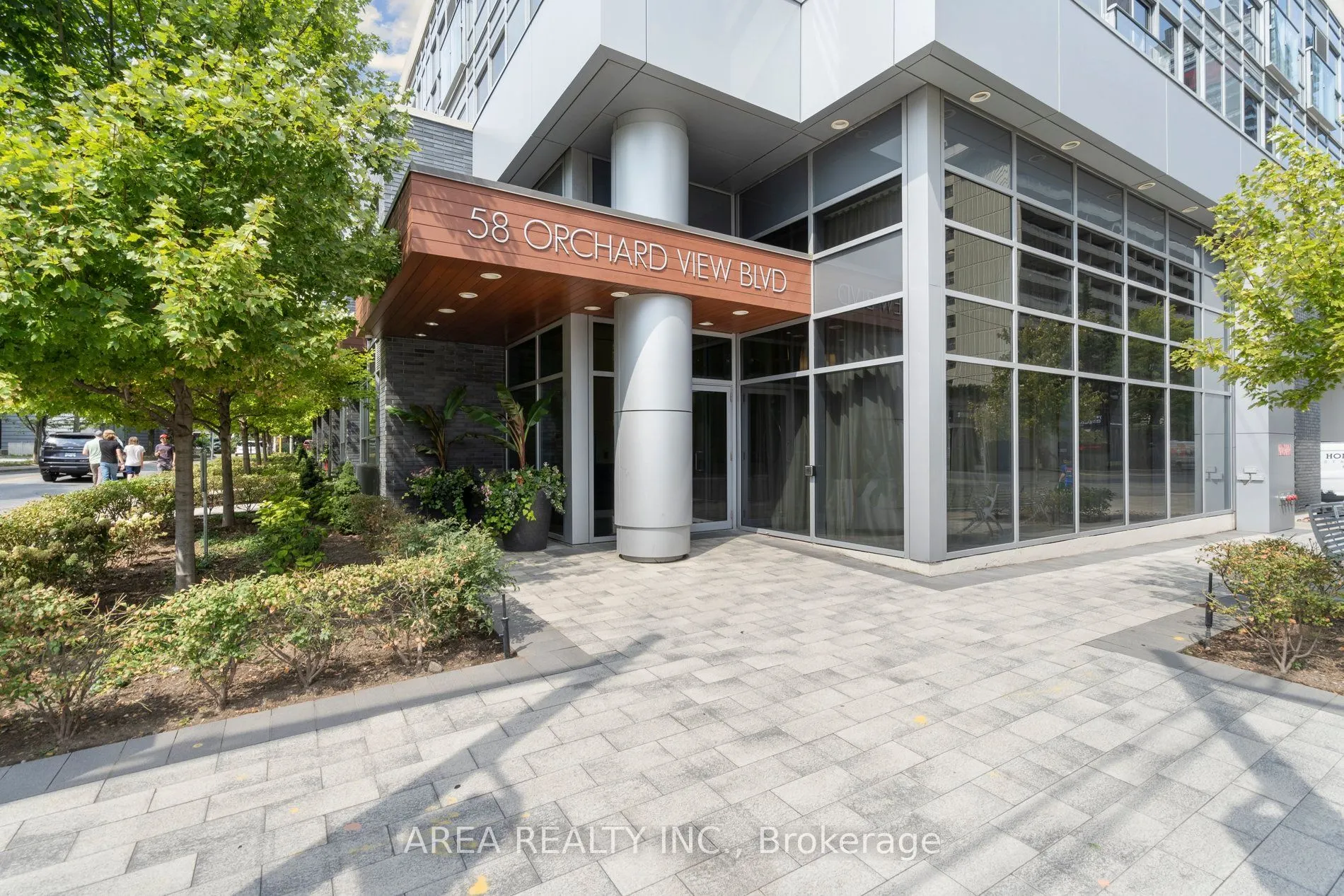 58 Orchard View Boulevard #1910