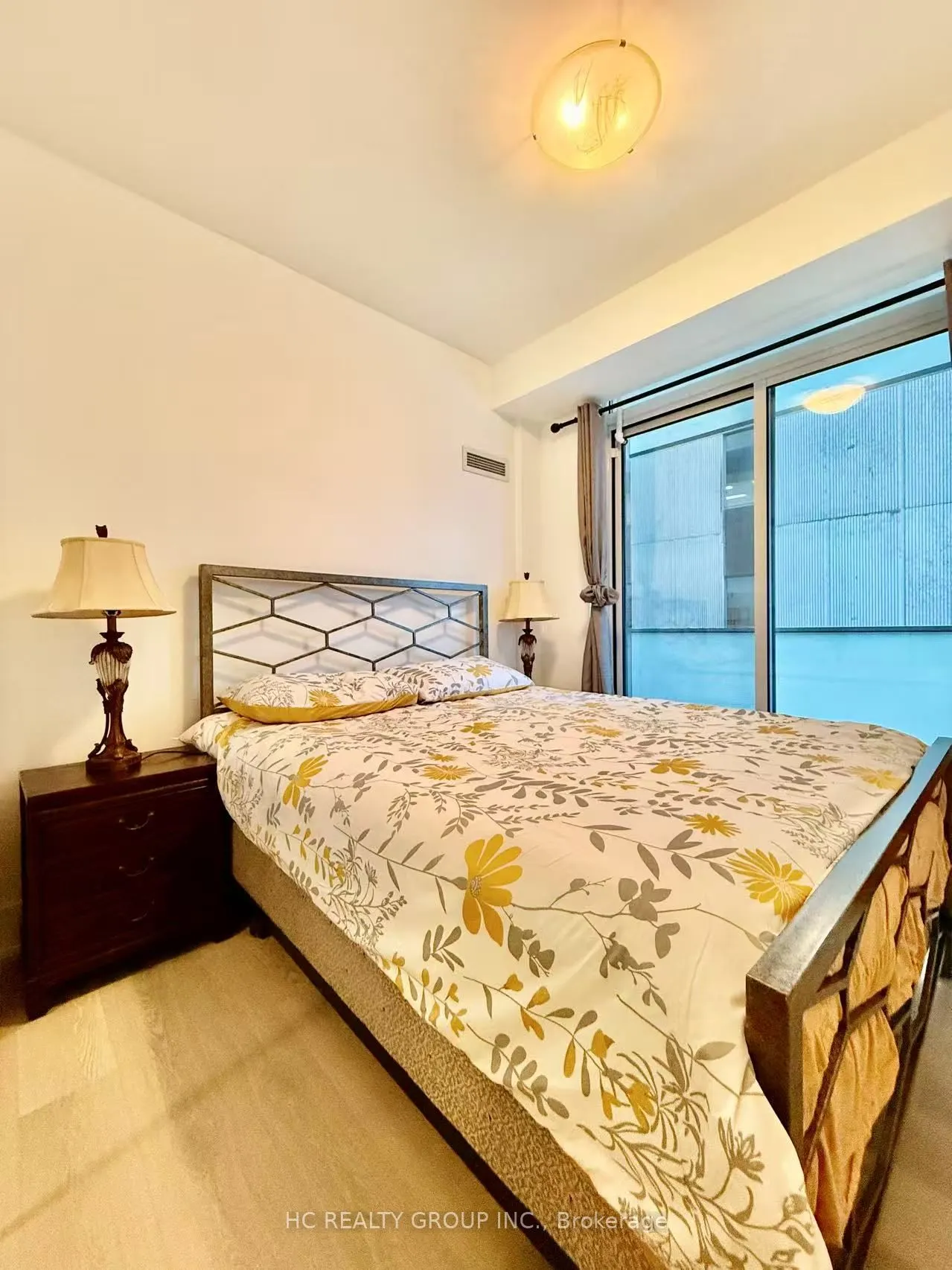 200 Bloor Street W #1405