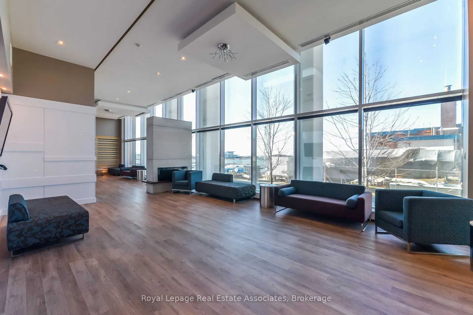 90 Stadium Road #1002
