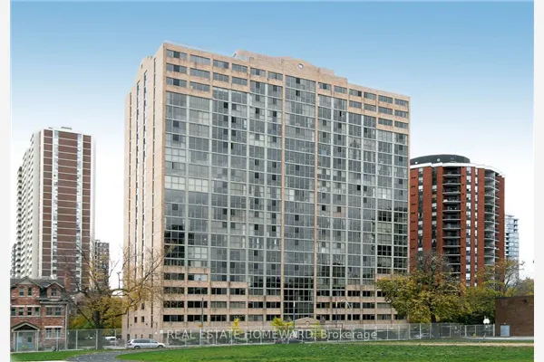 15 Maitland Place #204