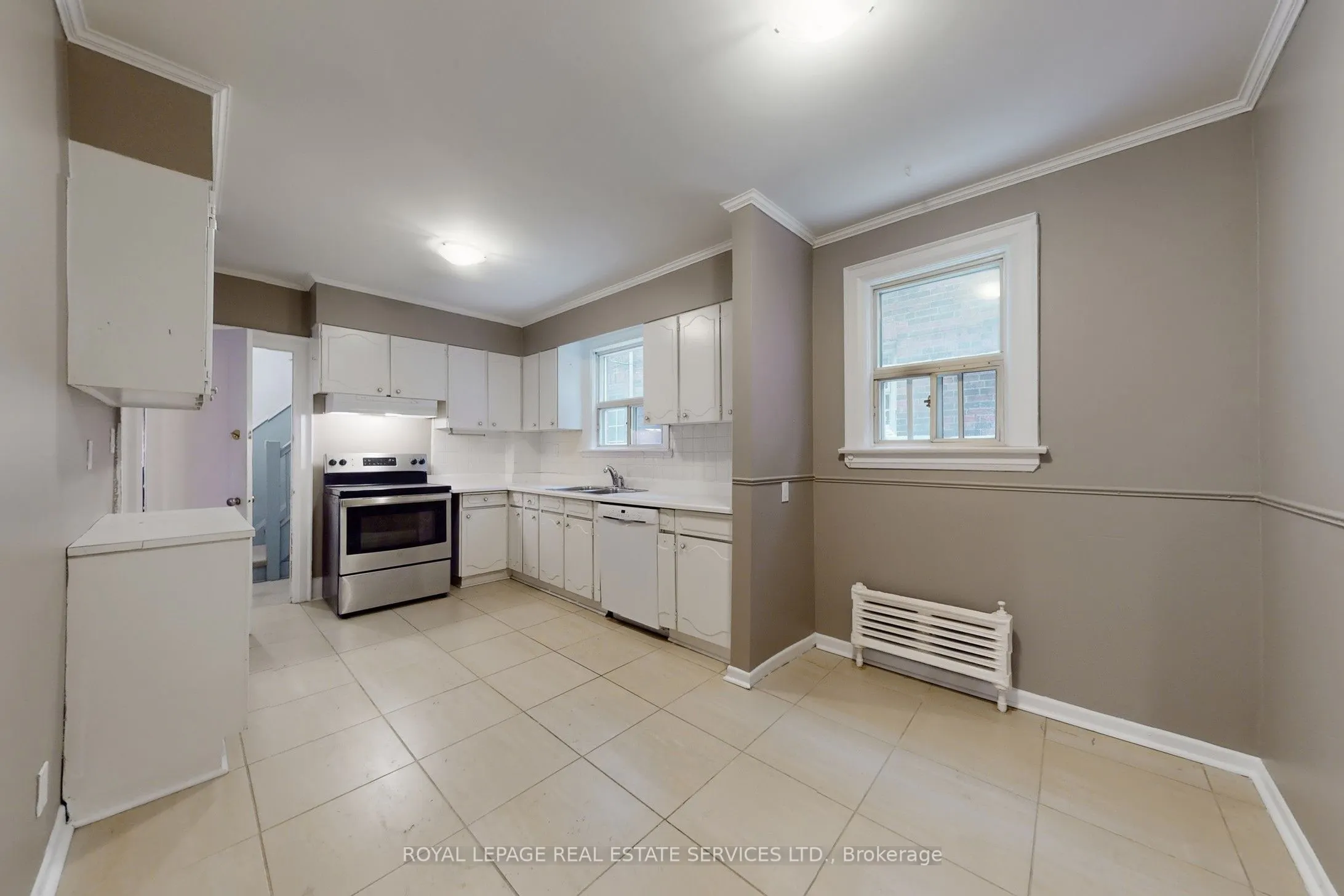 89 Oriole Parkway