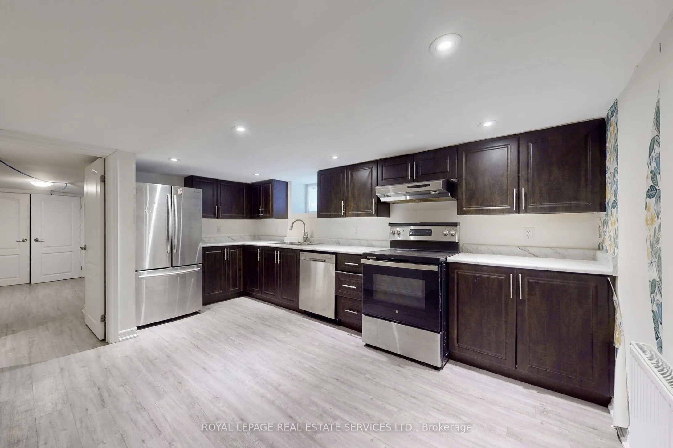 89 Oriole Parkway