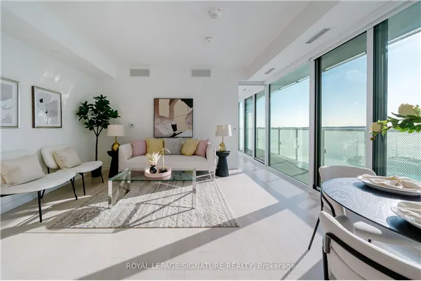 15 Queens Quay E #711