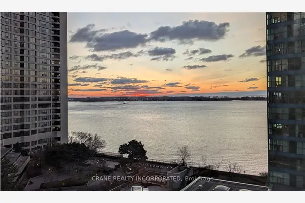 77 Harbour Square #1605