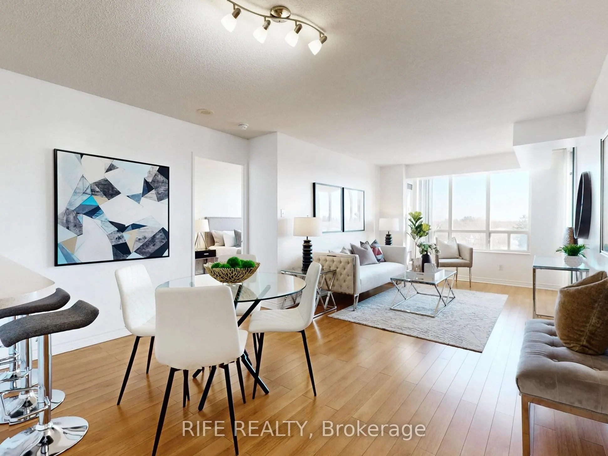 260 Doris Avenue #906