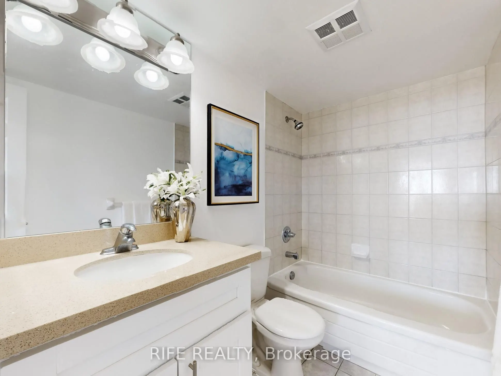 260 Doris Avenue #906