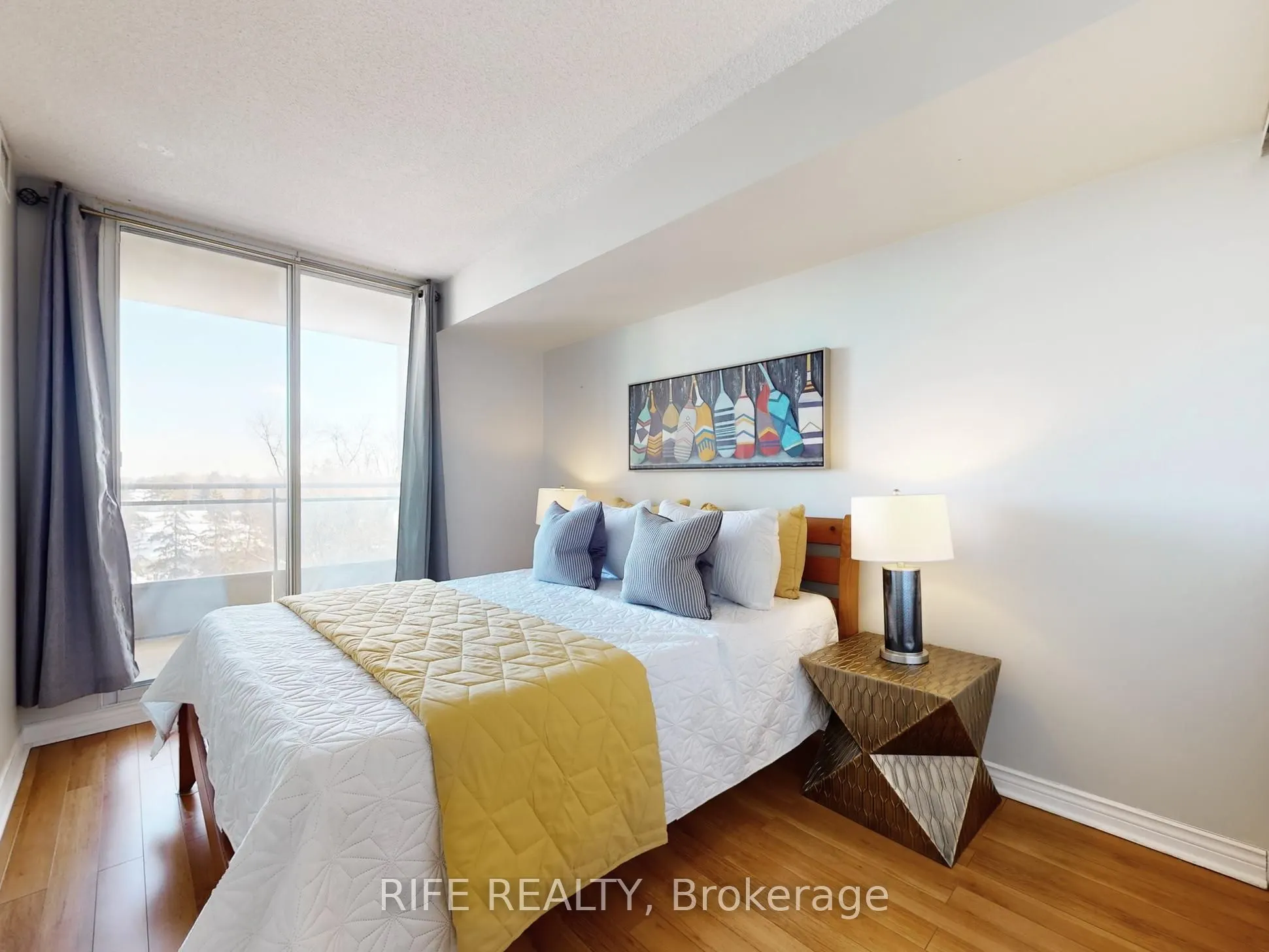 260 Doris Avenue #906