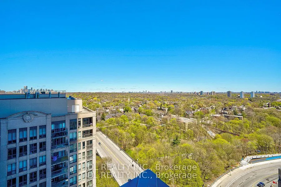 395 Bloor Street E #1608