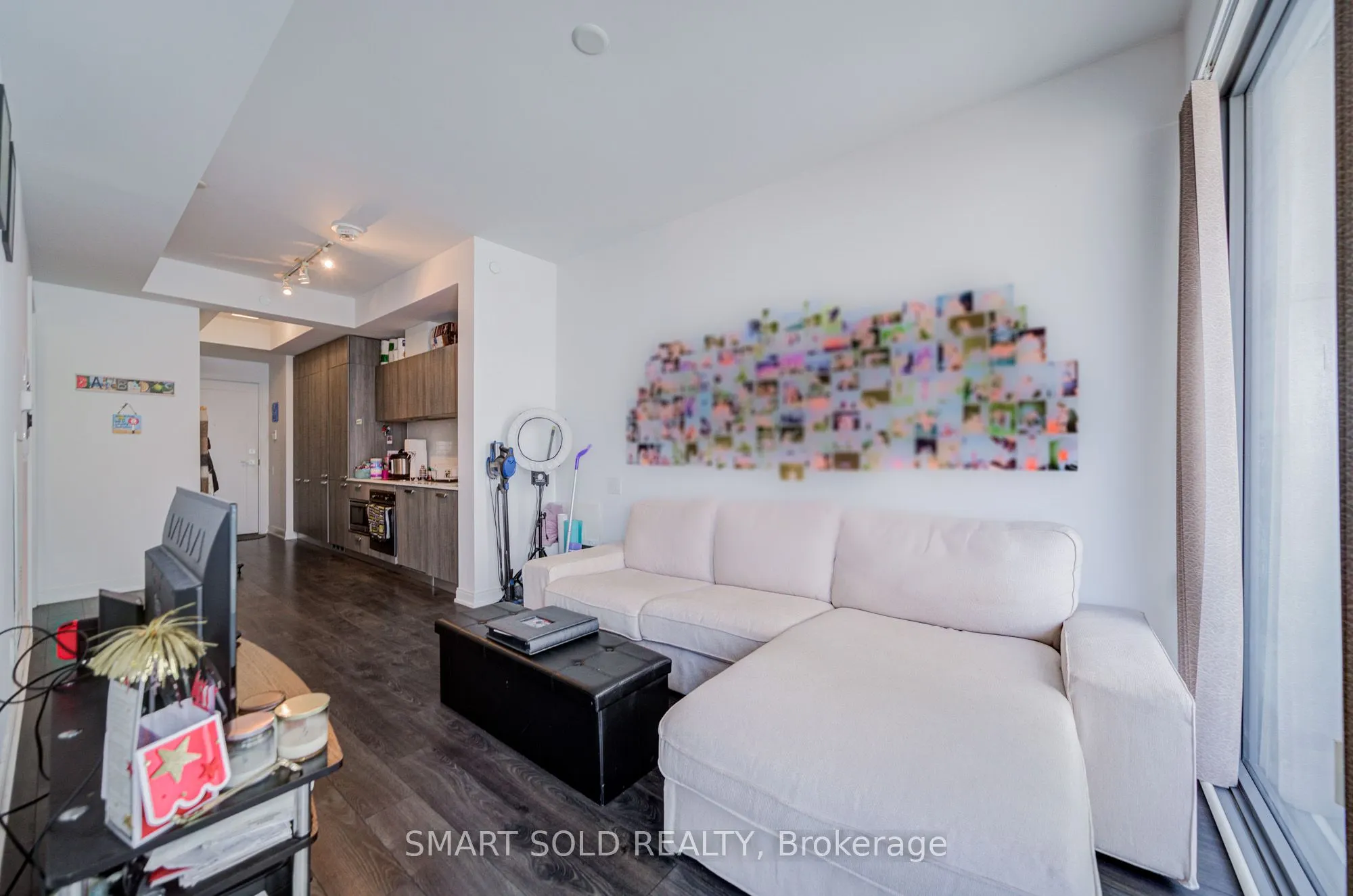 50 Charles Street E #2909