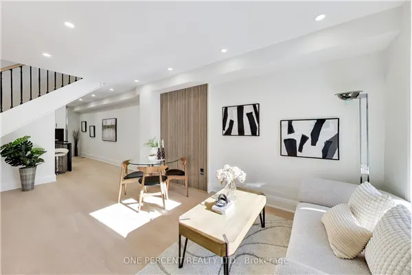 756 Richmond Street W