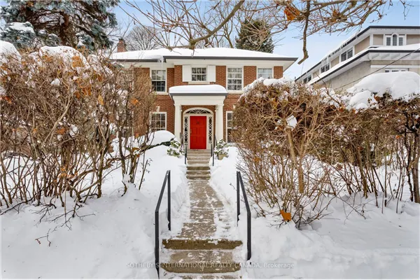 16 Rose Park Crescent