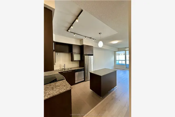 500 Sherbourne Street #1702