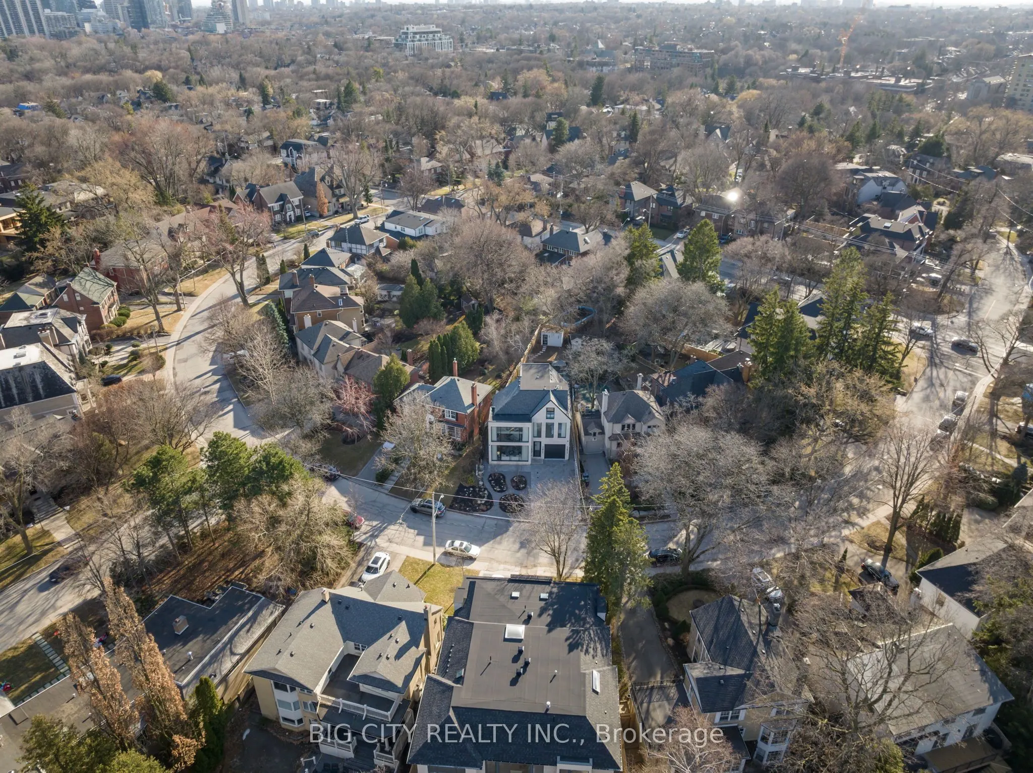 75 Lawrence Crescent