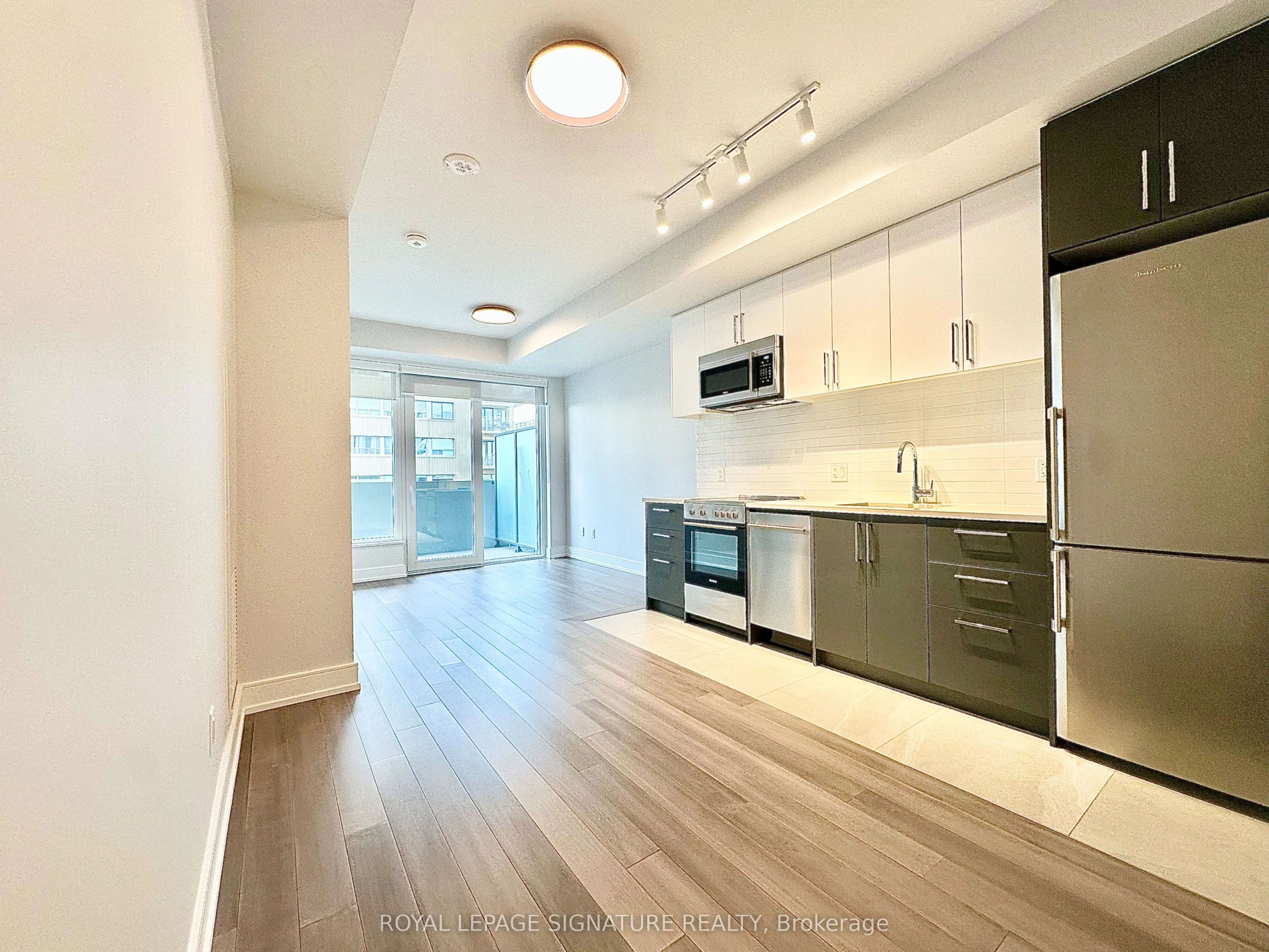 2525 Bathurst Street #905
