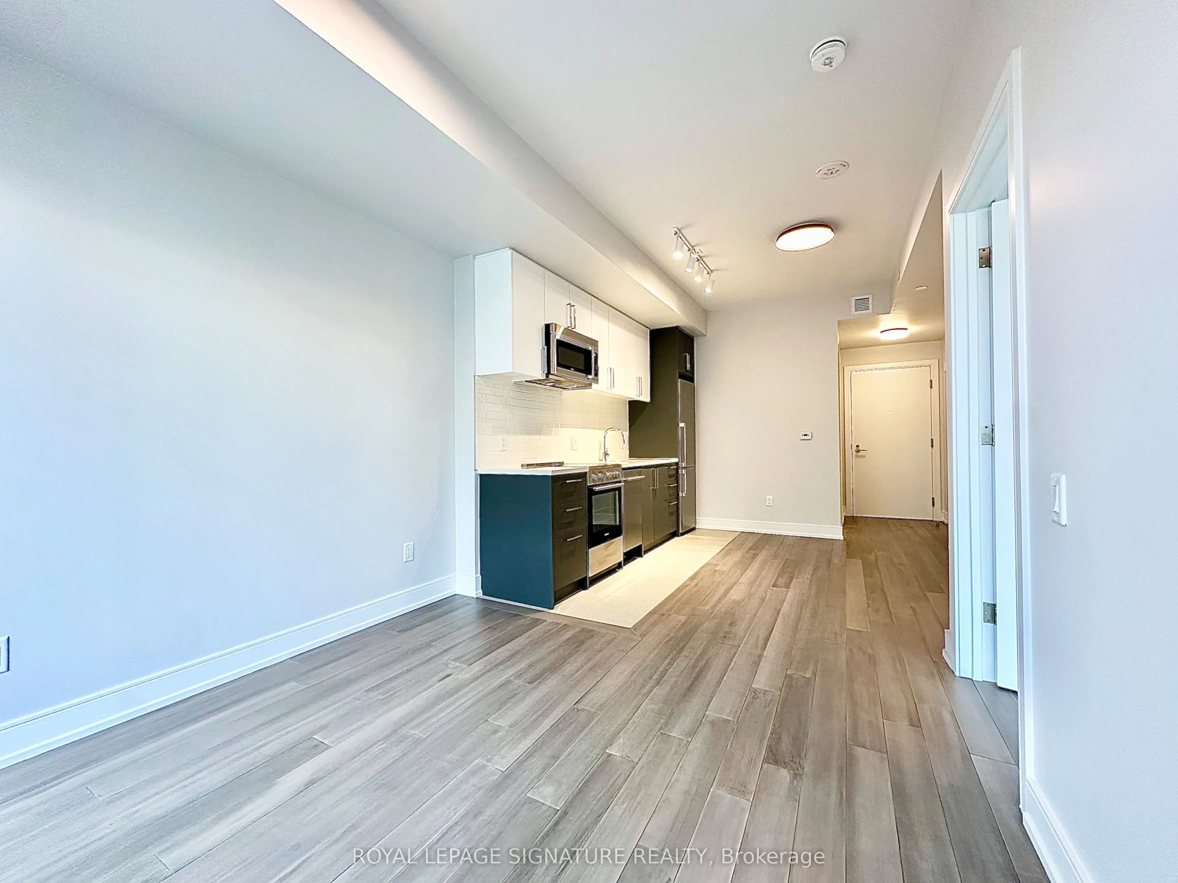 2525 Bathurst Street #905