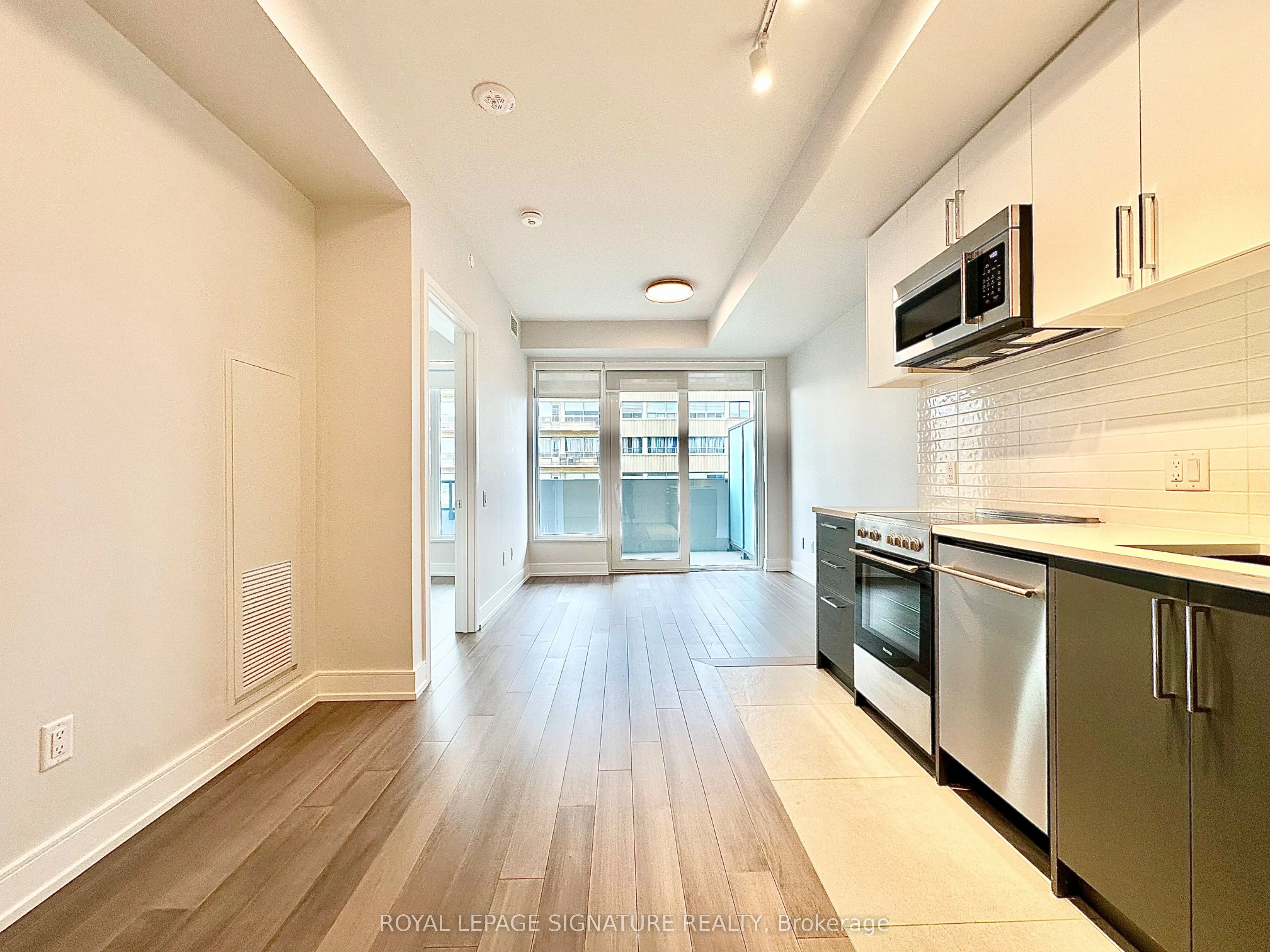 2525 Bathurst Street #905