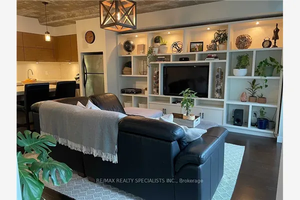 55 Stewart Street #513