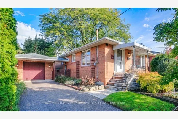 94 Broadlands Boulevard #Main Floor