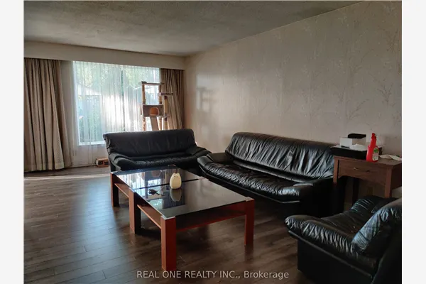 9 Lisburn Crescent #upper