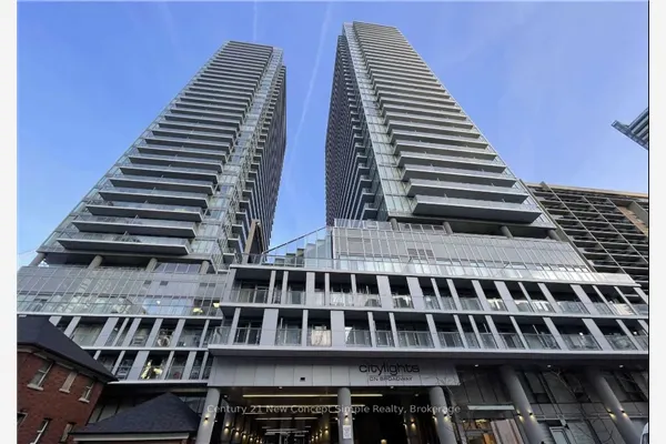 195 Redpath Avenue #702