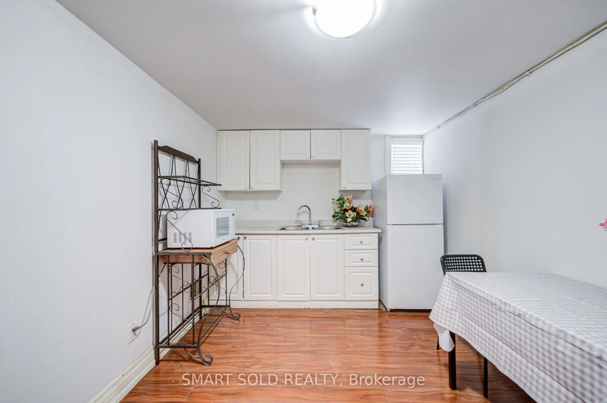 213 Maplehurst Avenue #Lower