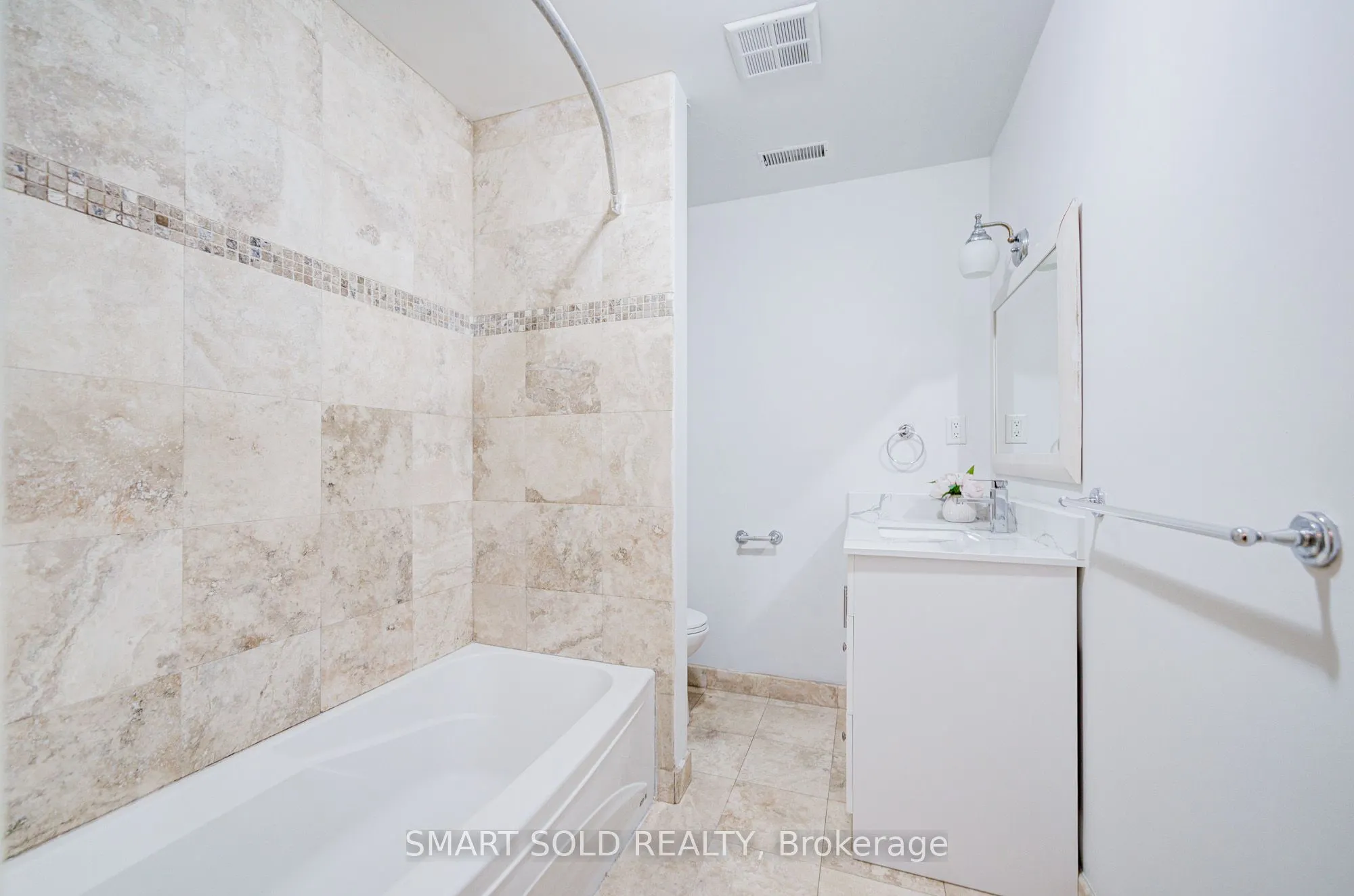 213 Maplehurst Avenue #Lower